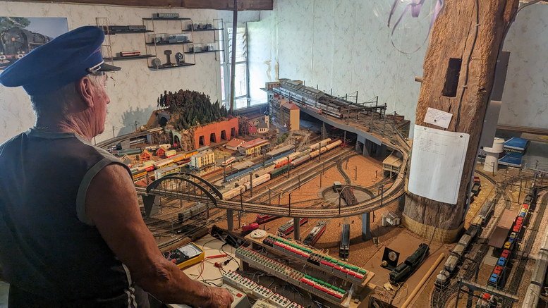 Bouzais Model Trains